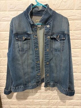 GAP Classic Blue Denim Jacket for Women - Casual Everyday Layer